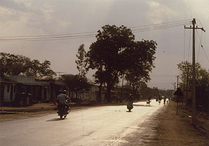（写真1）南西季節風が始まる直前。インドのボンベイにて。 1986年4月 吉野撮影©