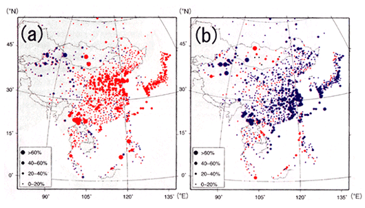 （図3）（a）年平均降水日数、（b）年平均降水強度の長期（1961‐2000年）の変化傾向。赤は減少傾向、青は増加傾向。（遠藤伸彦ほか、2007による）